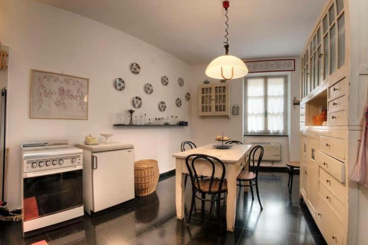 菲纳莱利古雷Mansarda A Finalborgo - Fascino E Tradizione公寓 外观 照片